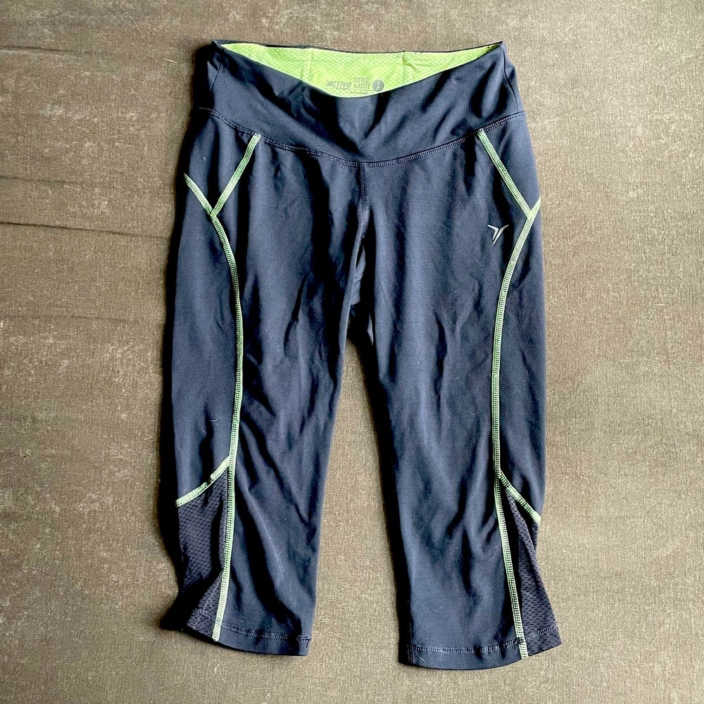 Old Navy fitted cropped leggings
